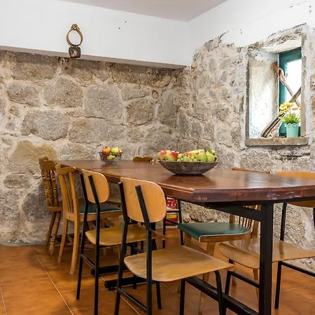 Rooms&apartments Budiša *