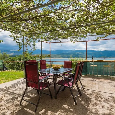 And Budisa Country house Vrlika